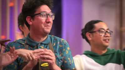 -(buzzer blaring)
-(chefs clapping, cheering) - Secret Chef