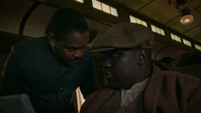 (buzzer buzzing)
(upbeat soul music) - The Porter