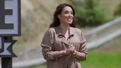 [buzzer ringing]
nikki:
Time's up! - Canada's Ultimate Challenge