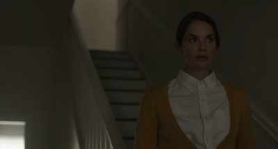 [buzzing continues] - I Am the Pretty Thing That Lives in the House