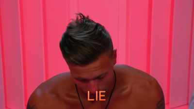 (BUZZING) - Love Island