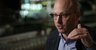 By destroying this idea, the Super League
destroys this idea, - Super League: The War for Football