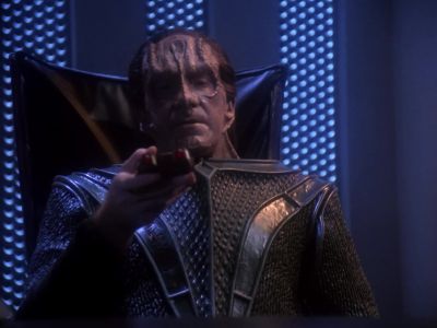 By entering commands in this pad, - Star Trek: The Next Generation
