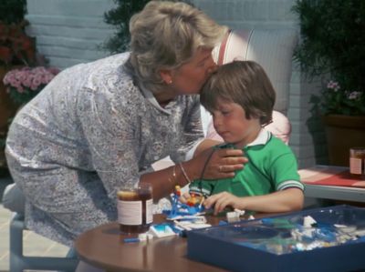 - Bye-bye, Christopher.
- Bye, Grandma. - Dallas