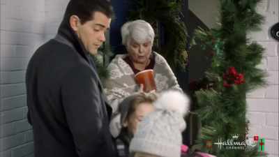 Bye Grandma! - Christmas Next Door