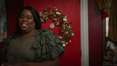 - Bye.
- [LAUGHS] - Zoey's Extraordinary Christmas
