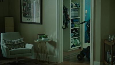 - Bye, Mom. - Ordinary Joe