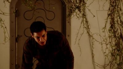 Cabe, the explosion putty's
on the hinges. - Scorpion