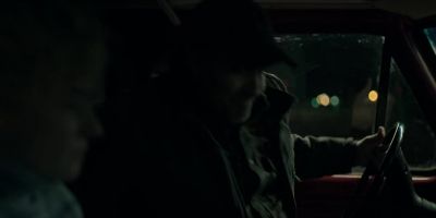 -[Cade grunts]
-Stop! Stop! - Ozark