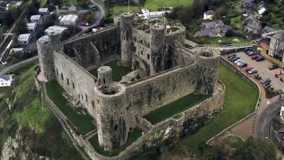 Caerphilly and other 13th century super castles - Ancient Engineering