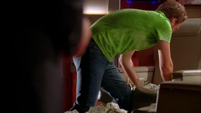 Caine: If I were you,
I'd put that down. - CSI: Miami