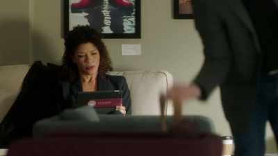 - Caitlyn, what's up with you?
- What? - Pretty Little Liars: The Perfectionists