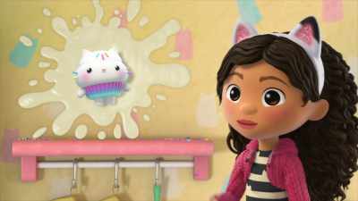 Cakey, we don't know
how to get you down yet, - Gabby's Dollhouse
