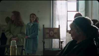 - Call that lunch?
- Expect her to make roast beef? - La Chimera