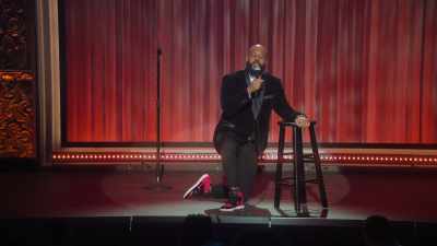 Call my mama now!" - Marlon Wayans Presents: The Headliners
