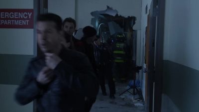            - Call out
      if you can hear me! - Chicago P.D.