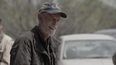 Call them. - Fear the Walking Dead