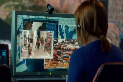 Callen, he's dressed
as a maintenance worker. - NCIS: Los Angeles