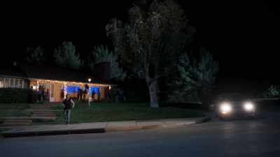 Calling Manny's Pizza. - American Pie Presents: Girls' Rules