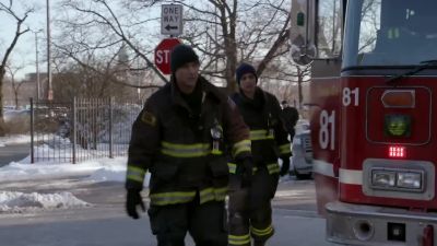 - Calm down, calm down! - Chicago Fire