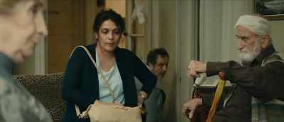 Calm down, she didn't mean to.
She's very sorry about it. - My Happy Family