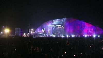 Calm down. We don't want
anybody to get hurt. - Woodstock 99: Peace Love and Rage