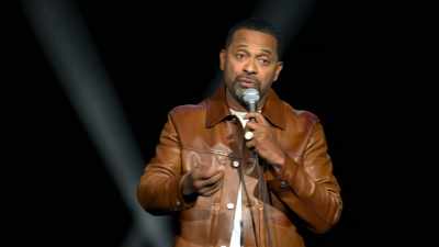 Cam așa:
„Da, am stat doi ani la Sing Sing. - Mike Epps: Ready to Sell Out