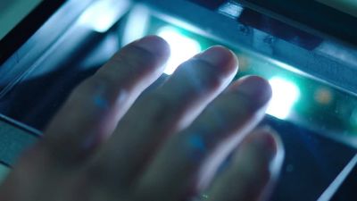 [camera beeping] - Queen of the South