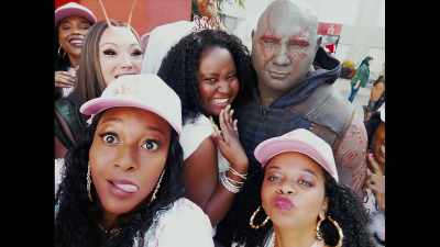 (CAMERA SHUTTER CLICKING) - The Guardians of the Galaxy Holiday Special