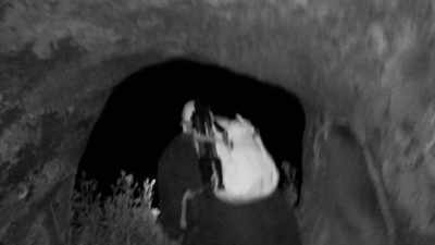 [cameraman] Look,
it's gone. It just went away. - Expedition Bigfoot