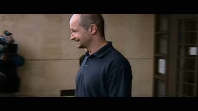 [cameras clicking] - The Puppet Master: Hunting the Ultimate Conman