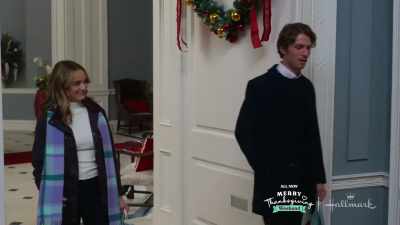 [Campbell] Oh, my God!
[laughing] - A Royal Corgi Christmas