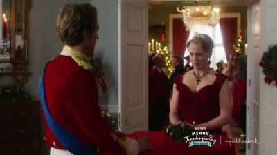 -[Campbell] Oh!
-[laughter] - A Royal Corgi Christmas