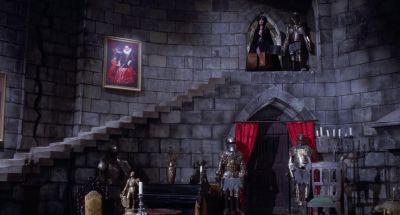 Can anybody help me with my bags - Elvira's Haunted Hills