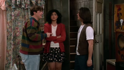 - Can it be to compare biceps in the sun?
- Yes. - That '90s Show