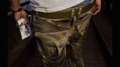 Can you call up and get you a pair
of the fresh giuseppes, - Generation Wealth