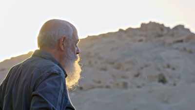 Can Egyptologist Bob Bianchi
explain why, - Tutankhamun: Secrets of the Tomb