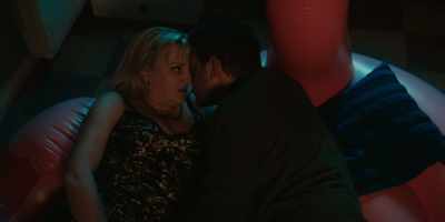 - Can you feel the scars?
- Yeah, I like them. - Rain Dogs