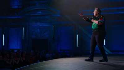 Can we get some energy? Energy from you? - Hannah Gadsby's Gender Agenda