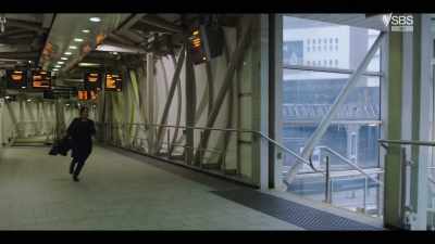 Can you get them to hold the train
on platform seven? - DI Ray