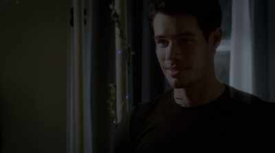 Can you grab something to eat
with me?
I'll explain everything, - Wicked