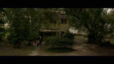 -Can you help, please?
-[father] No playing that inside. - Gerald's Game