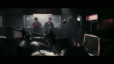 And there's a singer called Johnny Quid. - RocknRolla