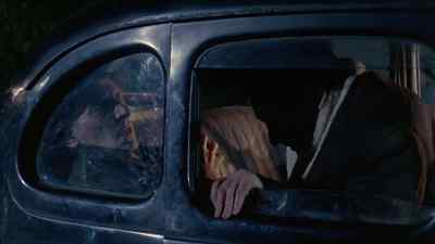 - Can you hold that?
- Yes. - Island of Terror