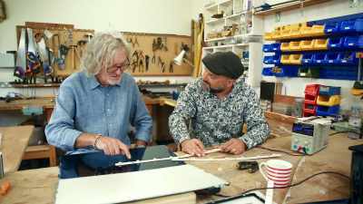 Can you hold the electrical
connectors on the terminals for me? - James May and the Dull Men