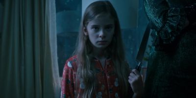 Hold this. - Chucky