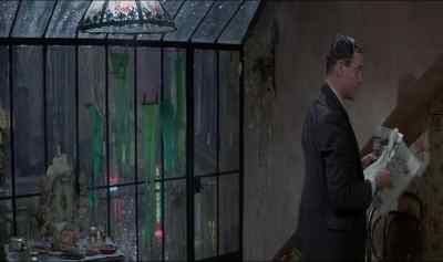- Can I borrow a newspaper?
- You wanna read? - Irma la Douce