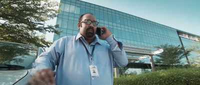 -Can I call you later?
-Okay, Mouna. Take care. - Hey! Sinamika