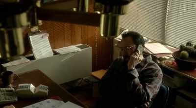 Can I... Can I get the number
for a Ben Harling, please? - Looking Glass