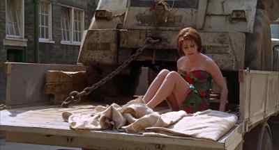 - Can I check this suitcase, please?
- Certainly, sir. - A Countess from Hong Kong